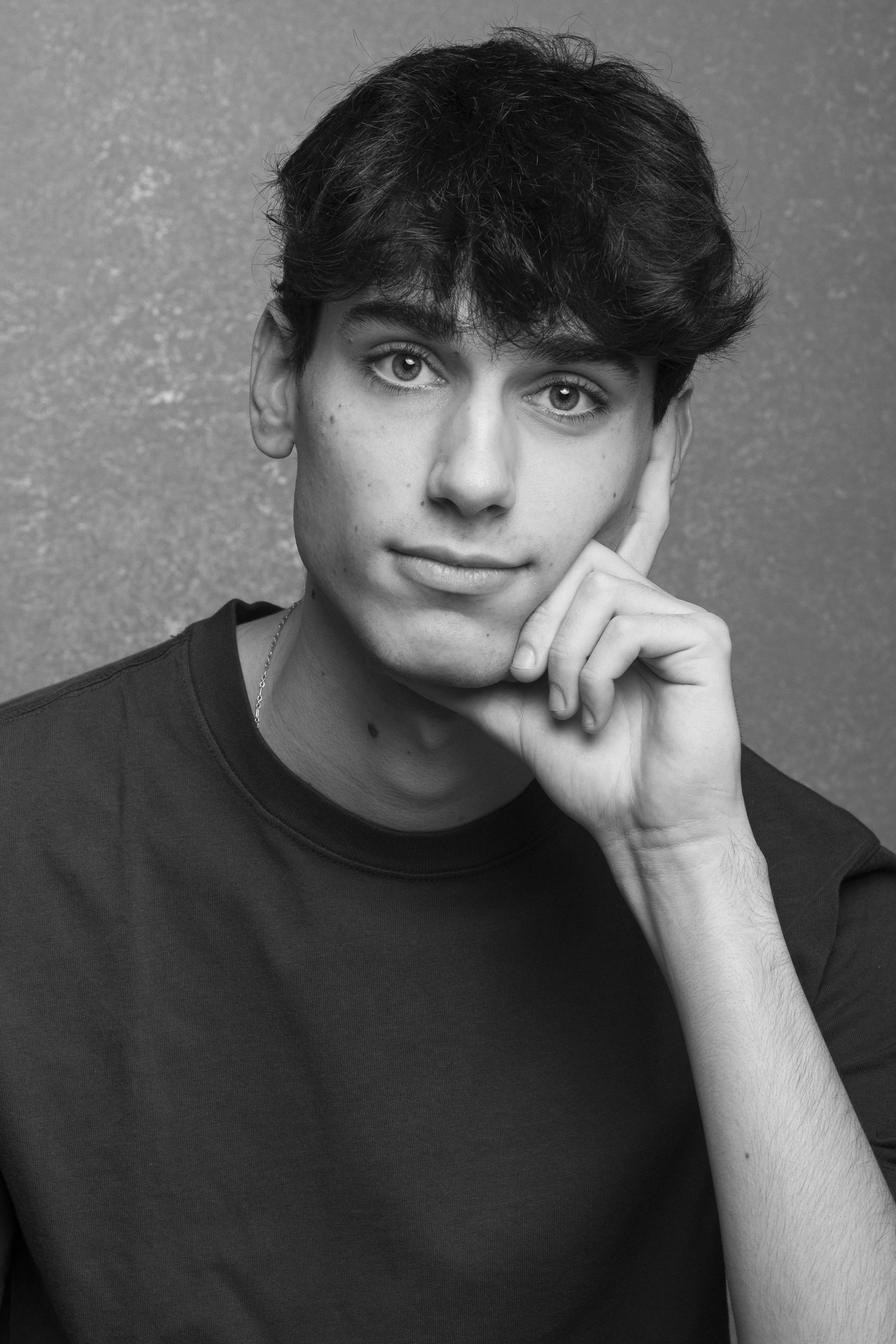 Álvaro Vancells posando, book fotográfico 5